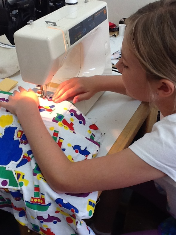 girl-sewing