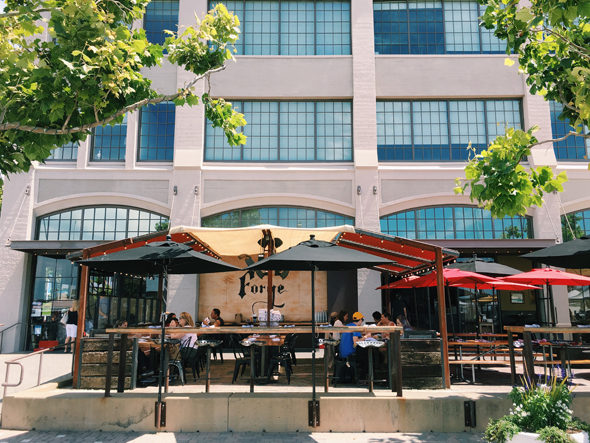 Oakland outdoor eating: Forge Pizza Jack London Square