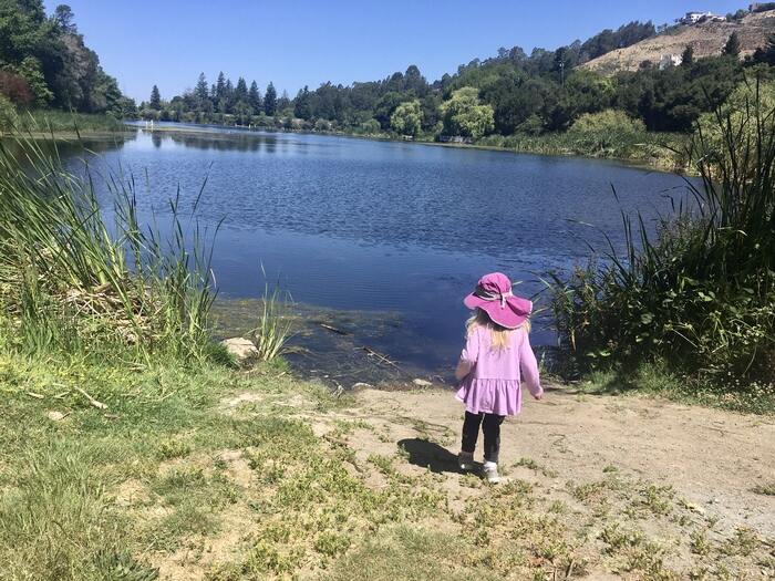 hike for tyke program at lake temescal with toddler