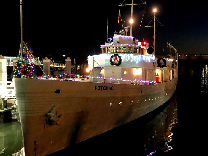 Take an Oakland cruise with Santa Clause