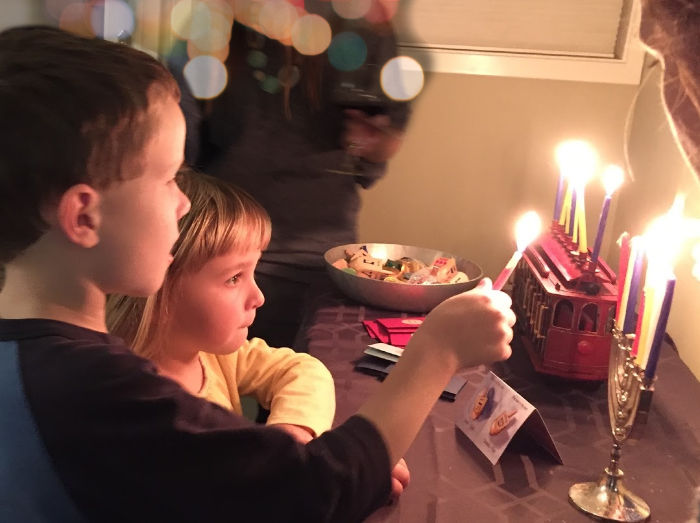 guide to Chanukah events for Oakland, Berkeley families