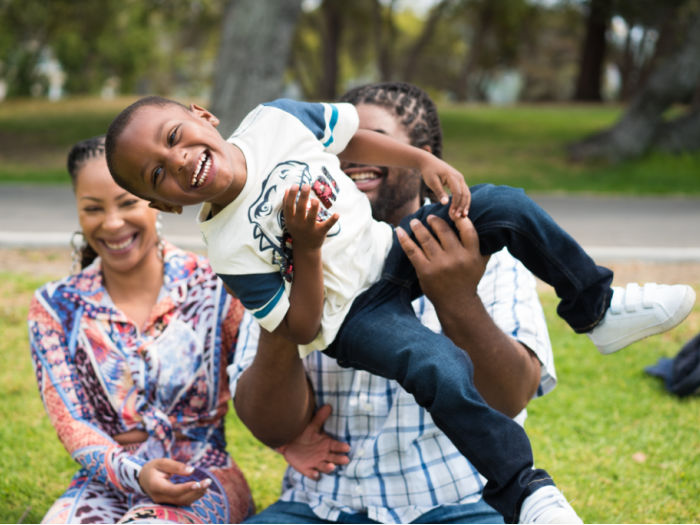 East Bay Family Photographers: Reader's Favorites 8 happy family at lake merritt