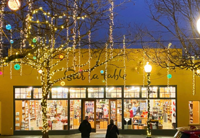 What to Do With Kids on Berkeley's Fourth Street 8 4th Street twinkle lights at Christmas