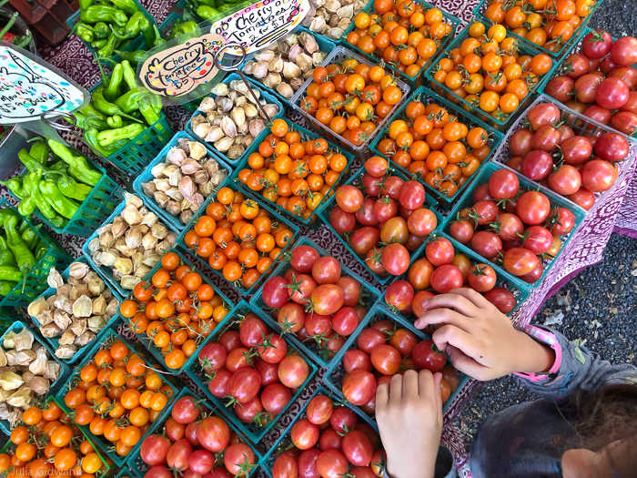farmers market tomatoes