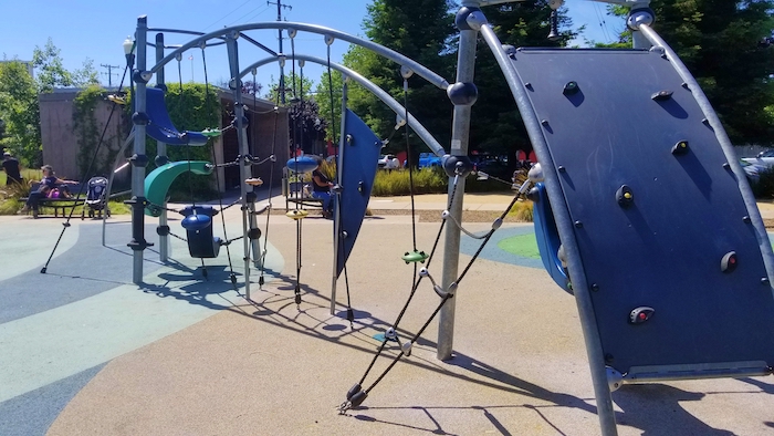 Park Profile: Doyle Hollis Park 4 Doyle Hollis Park in Emeryville