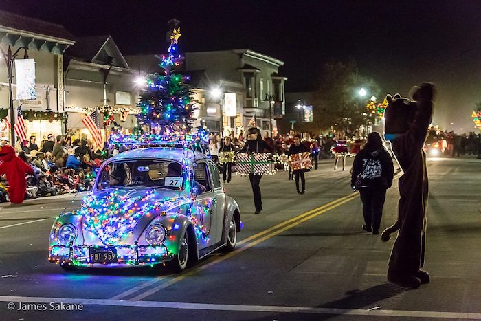 Niles Festival of Lights Parade: VW Bug