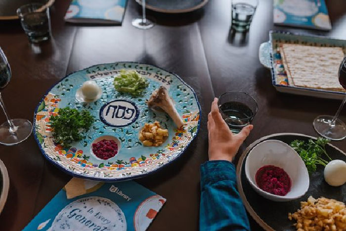 Family-Friendly Passover Guide for East Bay Families 2 traditional seder plate
