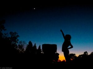 child stargazing in bay area