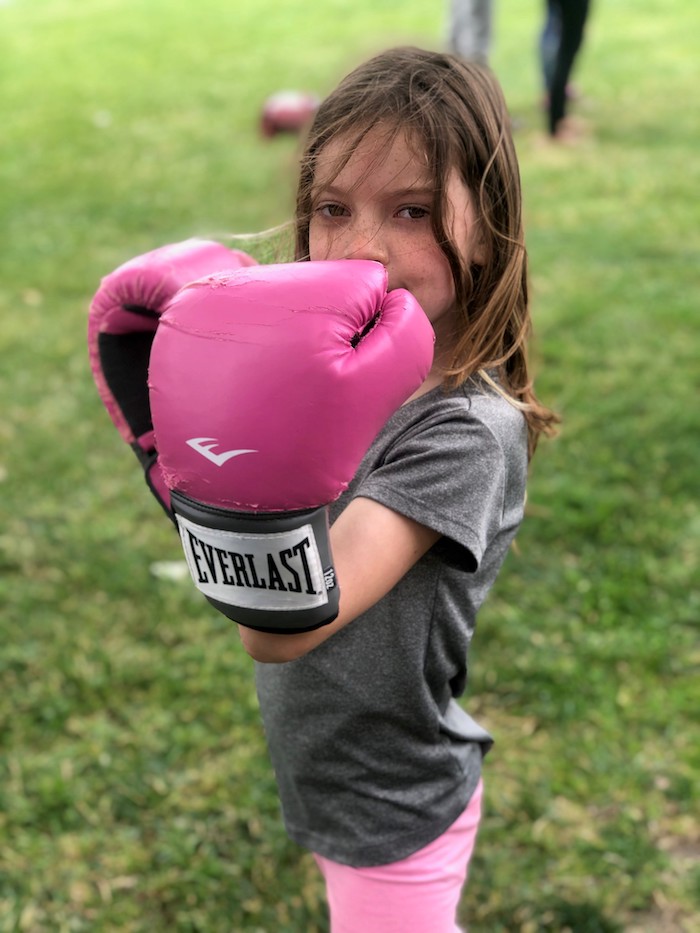 Violet boxing