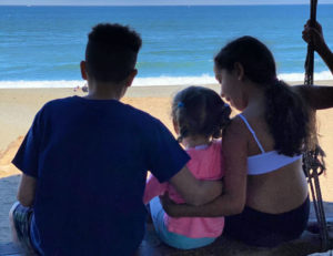 swing at mori point 3 kids