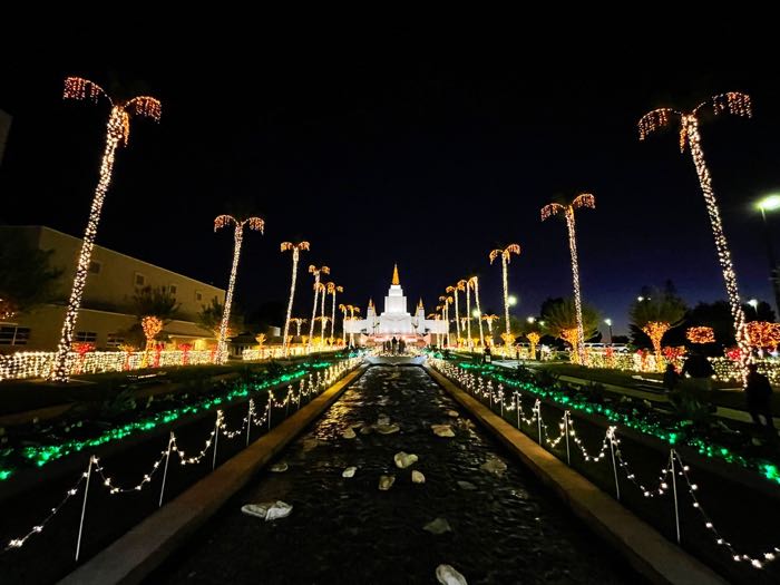 The Impeccable Christmas Lights and Gardens at Oakland's Temple Hill 5 IMG 3015
