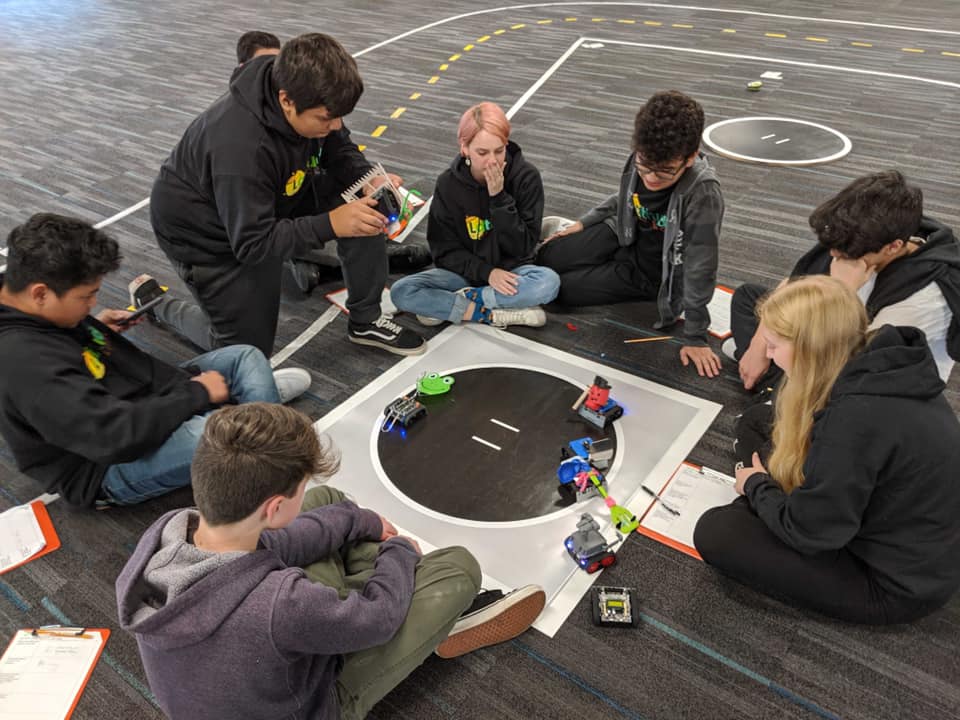 ninth graders learn about robotics