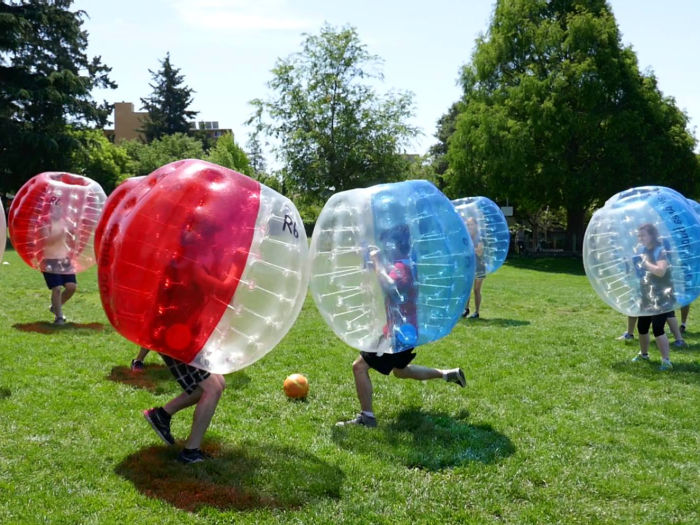 bubble soccer game play
