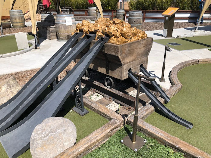 mini golf gold rush
