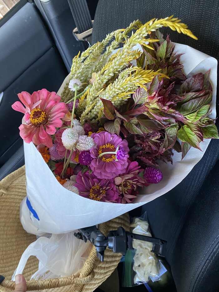 The Urban Edge Farm — U-Pick Flowers in Brentwood 5 flower bouquet