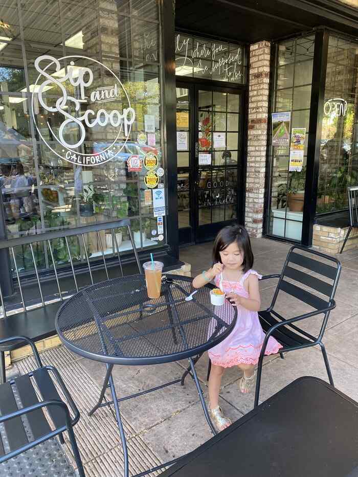 The Urban Edge Farm — U-Pick Flowers in Brentwood 6 girl eating ice cream