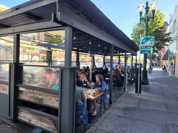 outdoor dining in heated parklet