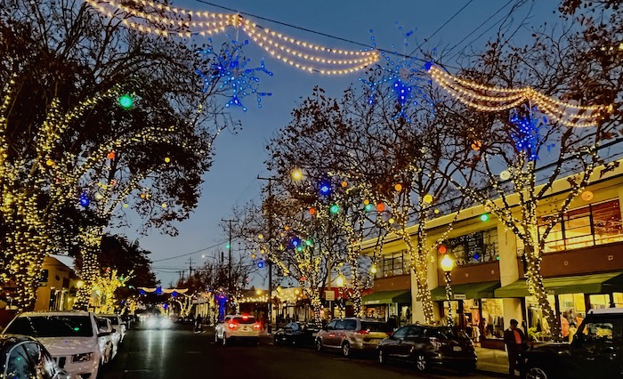 Fourth Street sparkles every night beginning at dusk | Photo: Fourth Street