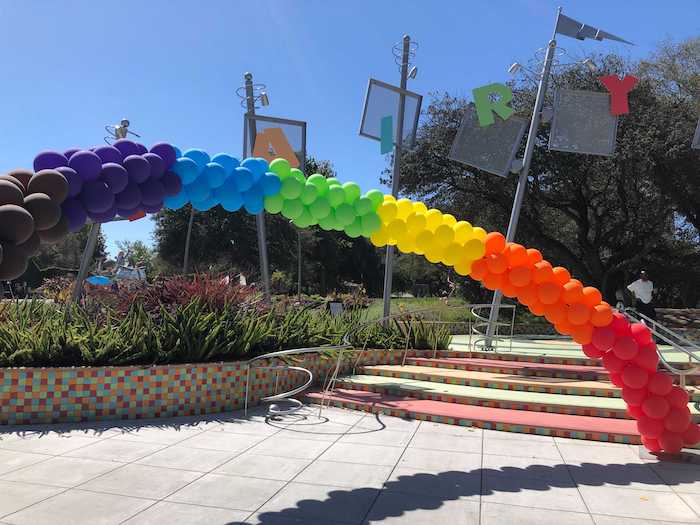 balloon rainbow arch at fairyland