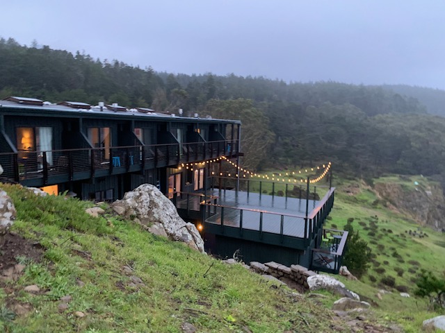 timber cove hotel on the rocky cliffs