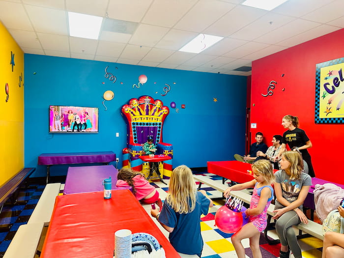 birthday party room