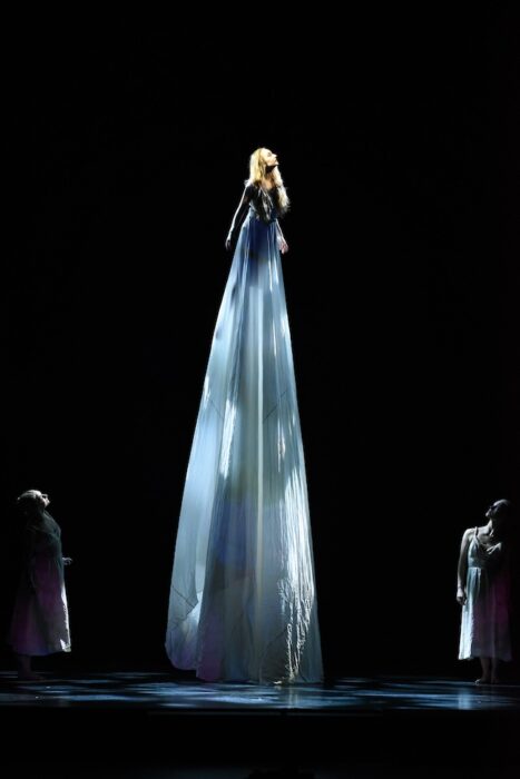 alice looks very tall in this performance