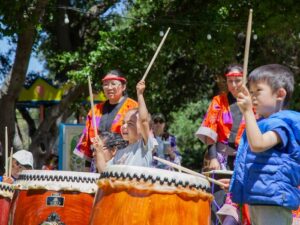 oakland taiko drummers at fairyland