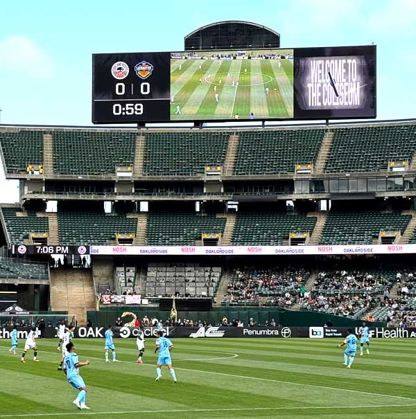 Roots fans still get an up close experience at the Coliseum. | PC: Parul Patel