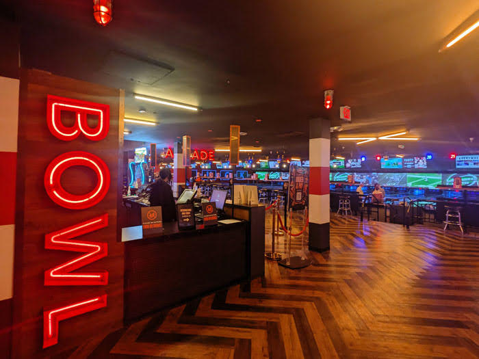 Lucky Strike in Alameda