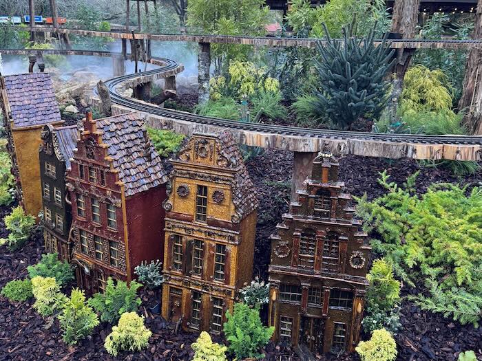 model trains in the redwoods with small fairy size houses
