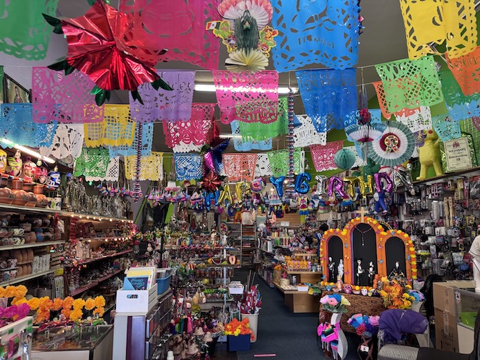 Pinata shop in oakland