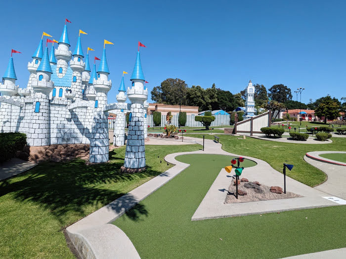Golden Tee Golfland Mini Golf