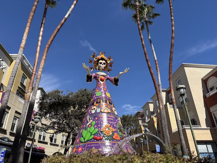 la catrina giant sculpture at fruitvale transit plaza